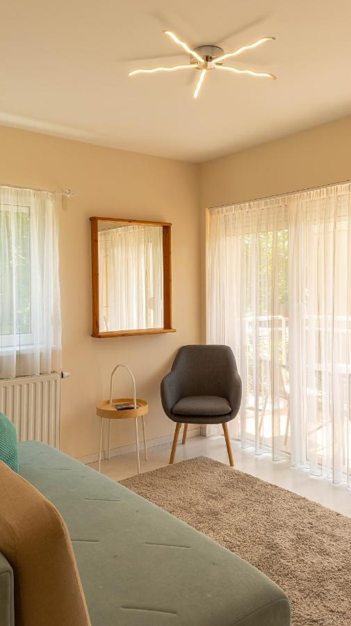 Апартаменты Aranypart Apartman Шиофок Экстерьер фото