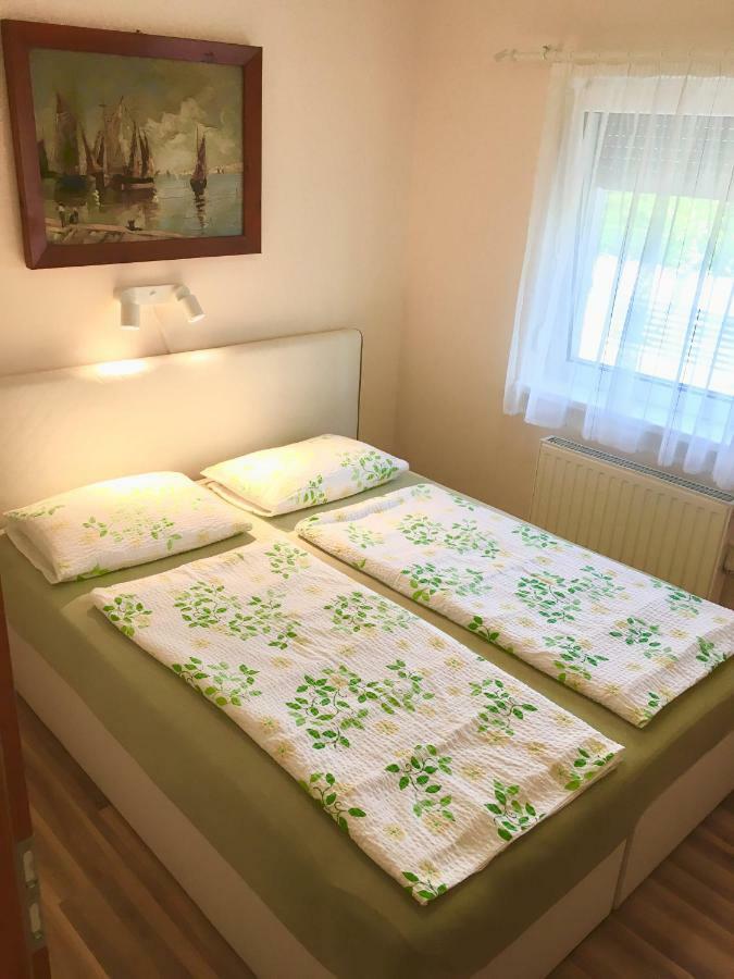 Апартаменты Aranypart Apartman Шиофок Экстерьер фото